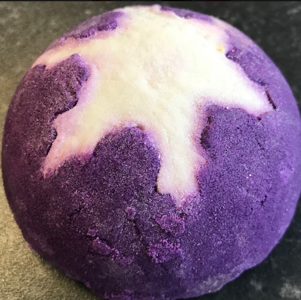 LUSH Plum Snow RARE DISCONTINUED 2017 Bubble Bar NWT